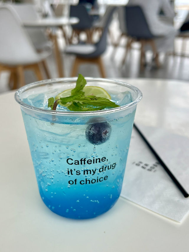 Stylish café by the sea🏝️