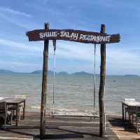 ชายทะเล ร้านอาหารทะเลชื่อดังบนเกาะลันตา