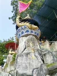 Serenity by the Sea: My Tranquil Escape to Lin Je Kong Temple and Pantai Pasir Giam