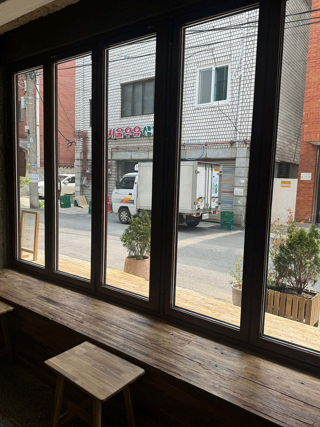 🧸🍶성수 대화하기 너무 좋은 본지르르 카페