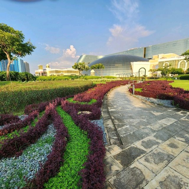 afternoon stroll at okada manila