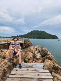 เจดีย์กลางน้ำ 🛕🌊 จันทบุรี