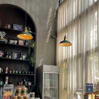 Islandish cafe 