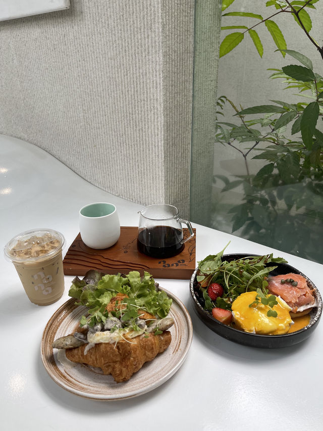 曼谷探店｜隱藏在樹林中的世外桃源咖啡店