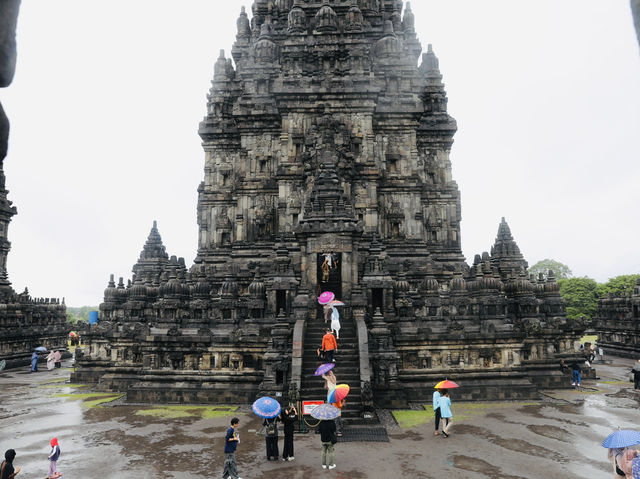 普蘭巴南（Prambanan）印尼最壯觀的印度教廟宇群之一