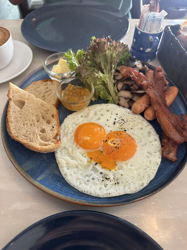 清邁特色cafe ☕️嘆芝士煙肉厚切牛油多士🥪