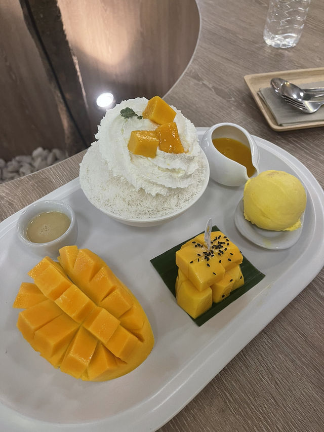 Make Me Mango Asiatique 🥭 