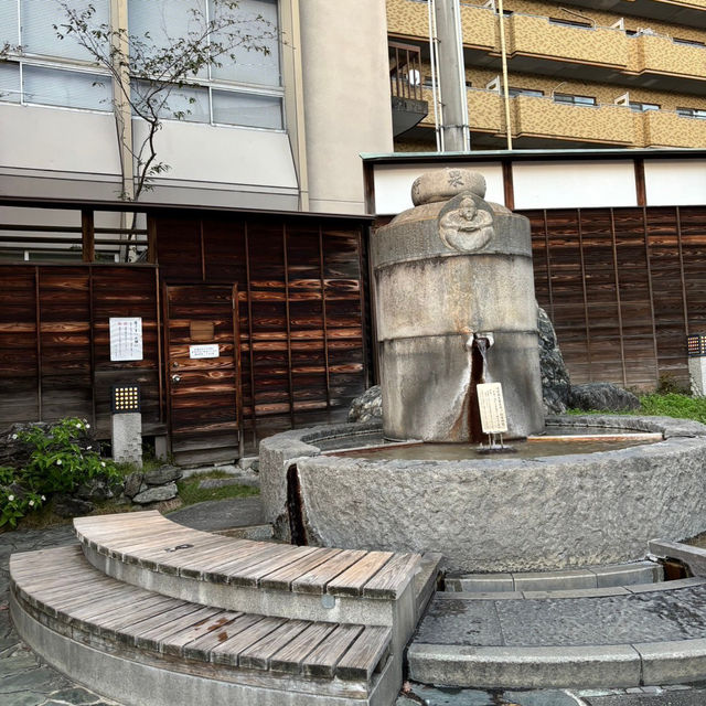 🇯🇵【愛媛】道後温泉とセットで！坊ちゃんカラクリ時計🕰️と足湯♨️