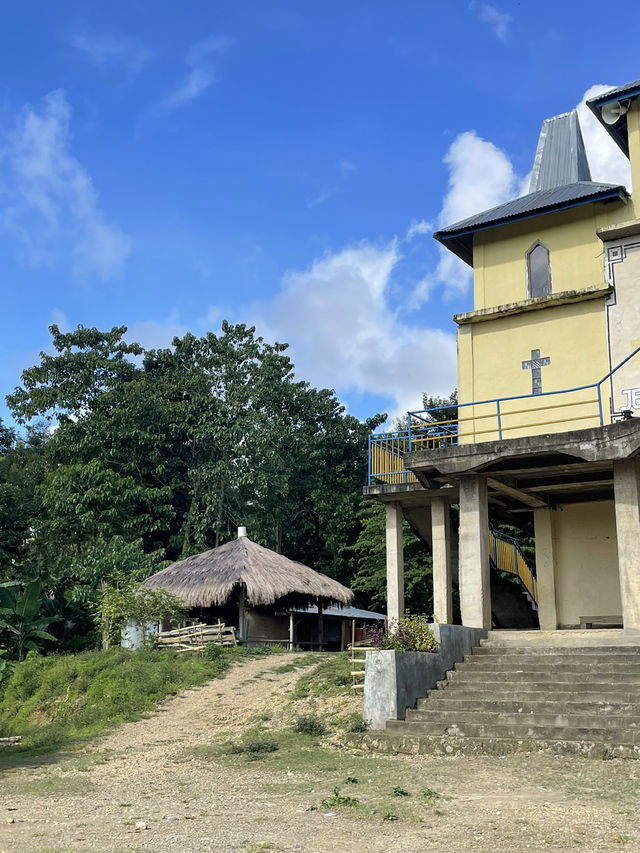 The Yellow Church of Makamenggit: A Unique Architectural Treasure ⛪✨ 