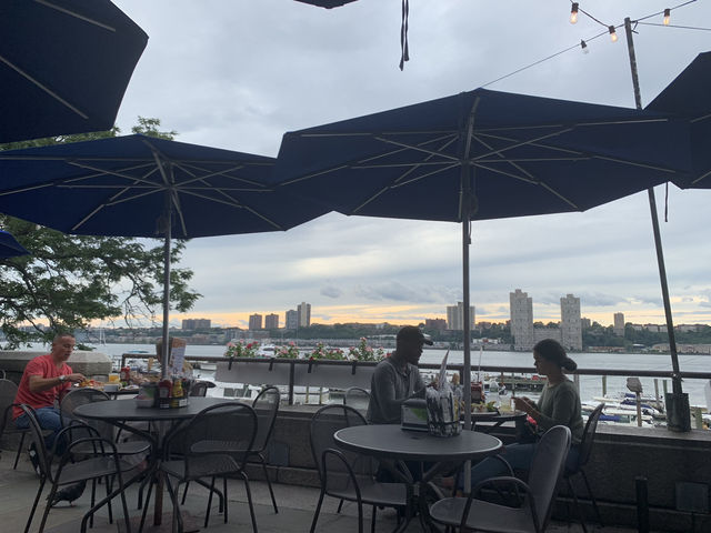 Romantic Manhattan River View