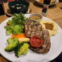 We Cafe phuket ผักออแกนิค farm to table