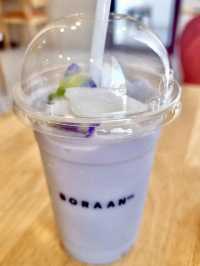 คาเฟ่บรรยากาศสไตล์มินิมอล 