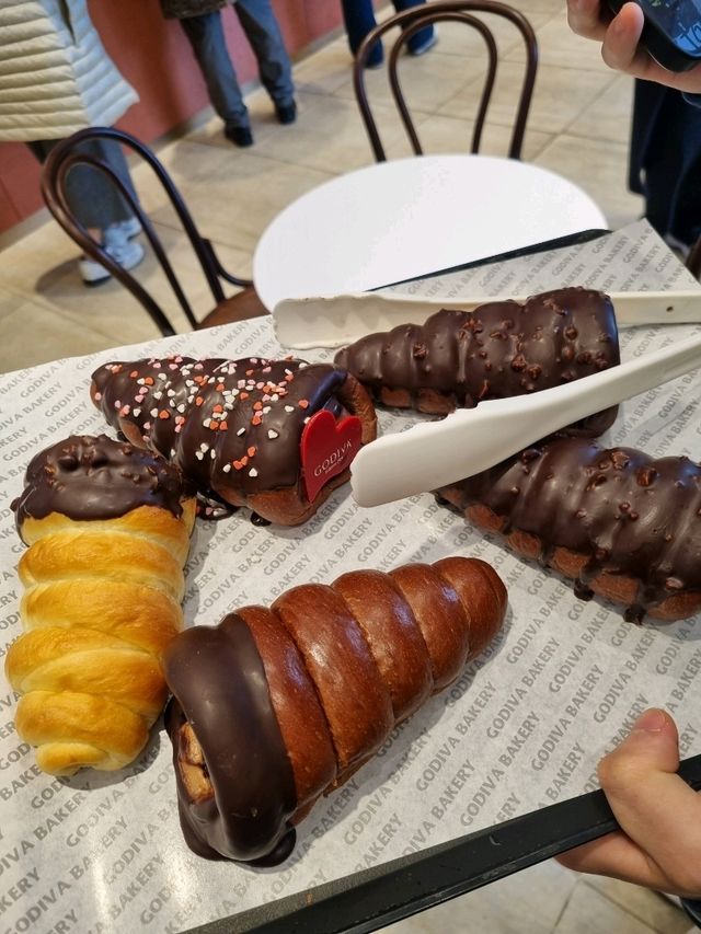 초콜릿에 진심인 고디바 베이커리 커넥트현대점🍫
