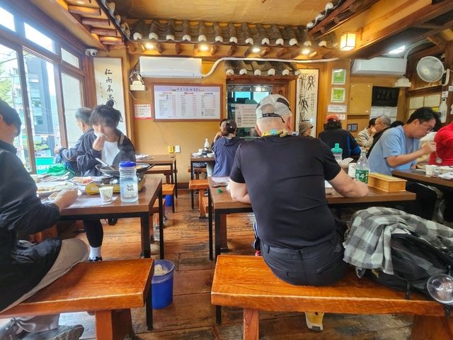 A nice restaurant at the hill below Bukhansan, Sandubujip