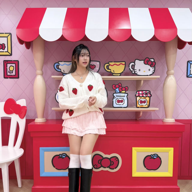웨이팅 난리난 명동 헬로키티 애플카페🍎