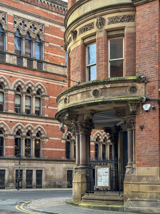 An ancient classic Harry Potter kinda library in Manchester 