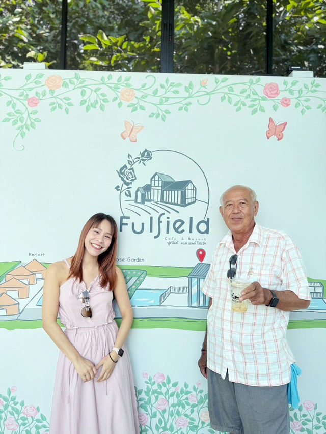 คาเฟ่บรรยากาศดีริมทุ่งนา ครัวซองส์ไส้อั่วอร่อย