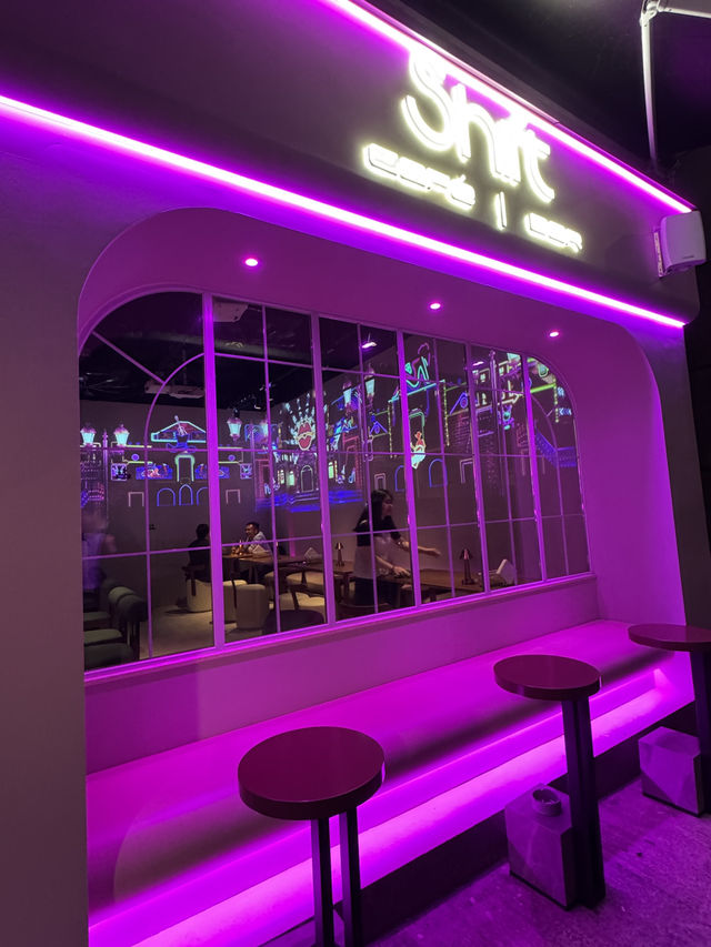 《鵝頸橋底新開酒吧西餐廳》