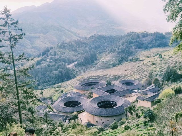 中國福建漳州市著名景點田螺坑土樓群旅行攻略，適合打卡拍照📸