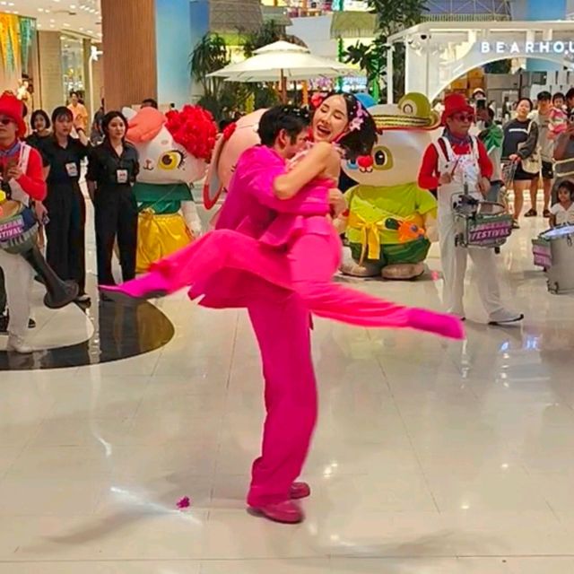 สาดน้ำสุดมันส์ที่เดอะมอลล์บางแค