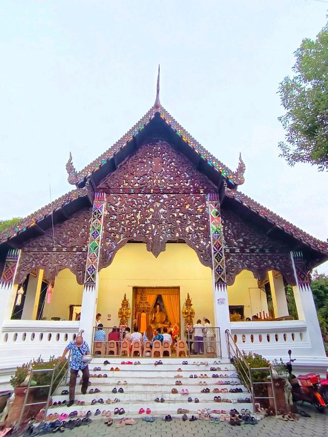 ไหว้พระลำพูน วัดพระเจดีย์ขาว
