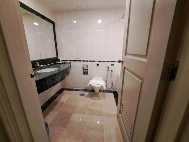 "Harbor Views & City Vibes: A Classic Stay at Berjaya Waterfront"