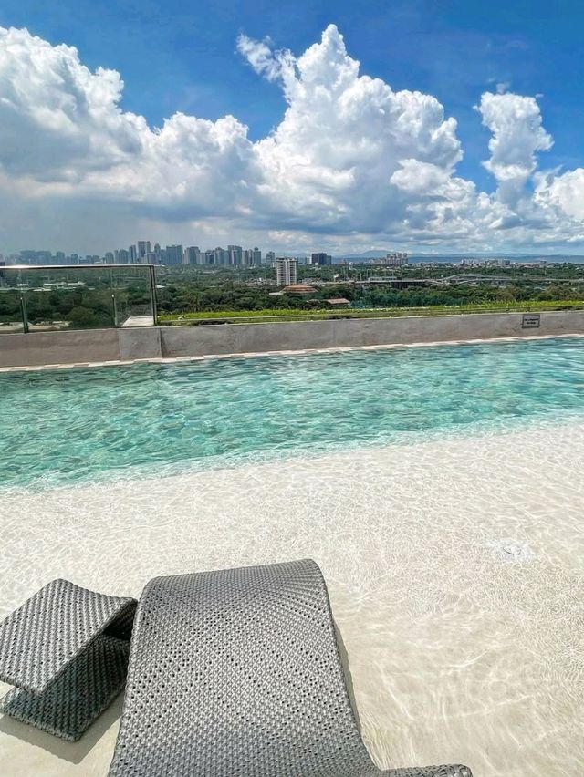 🌟 Sophisticated Stays in the City of Lights: Manila Marriott Hotel Magic! ✨🏙️