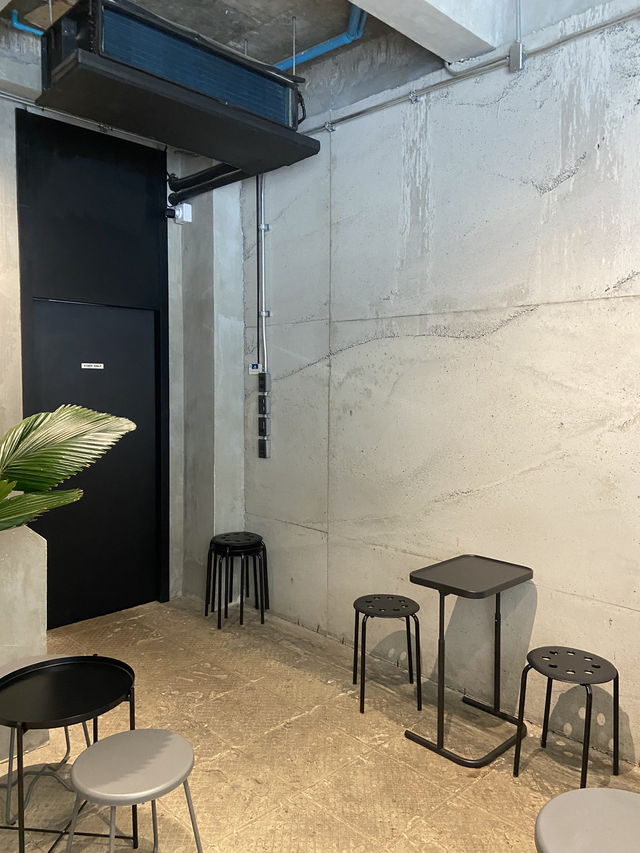 Desktop cafe and Co-working Lopburi 