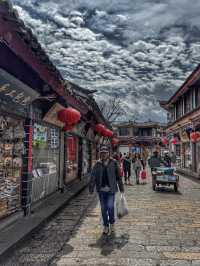 Timeless Stone Paths: A Spring Stroll Through Lijiang Old Town