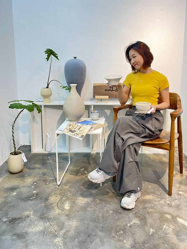 Activity in Singapore: Pottery Class at Urth & Phire 