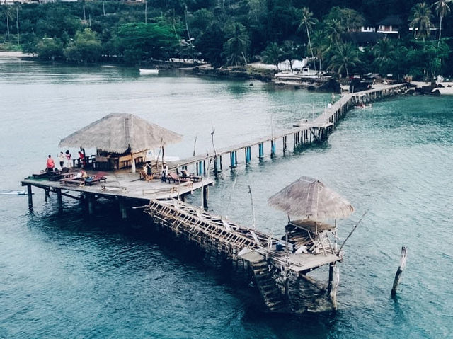 Blue Pearl Bar - Koh Mak บาร์กลางทะเล