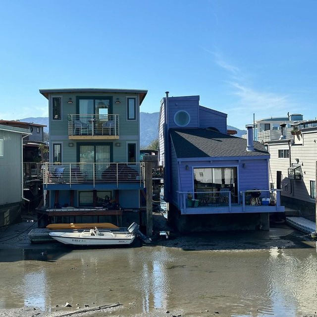Floating Dreams: The Timeless Allure of Sausalito’s Bohemian Houseboats