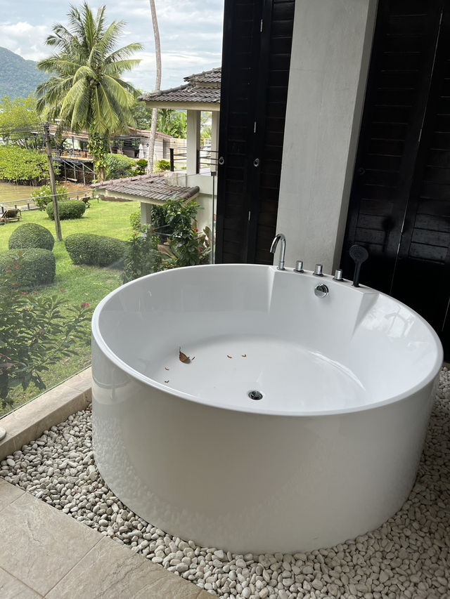 Resolution  Koh Chang Pet Friendly Hotel !