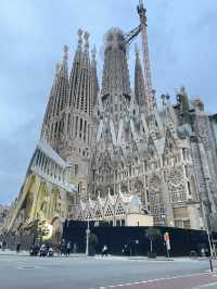 Hola Barcelona เมืองแห่งสถาปัตยกรรมสุดฮิป