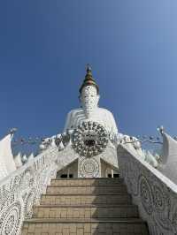 วัดพระธาตุผาซ่อนแก้ว – ไหว้พระเสริมบุญบนเขา