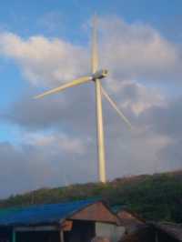 Rise to a new day : The Bangui windmills