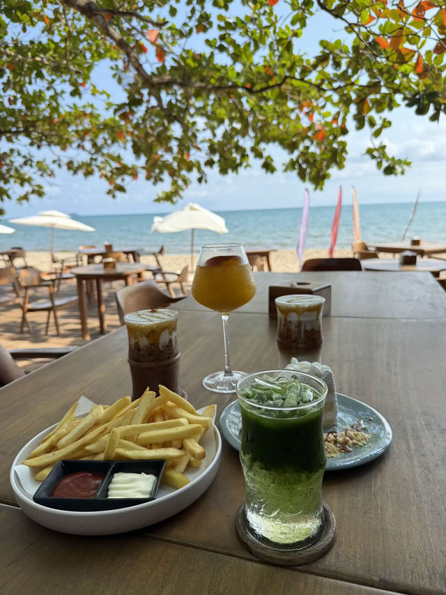 She Sails Cafe & Beach Club คาเฟ่ริมทะเล จ.ระยอง