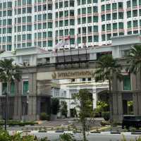 🇸🇬🏨 InterContinental Singapore: Elegant White Retro Charm in the City Center