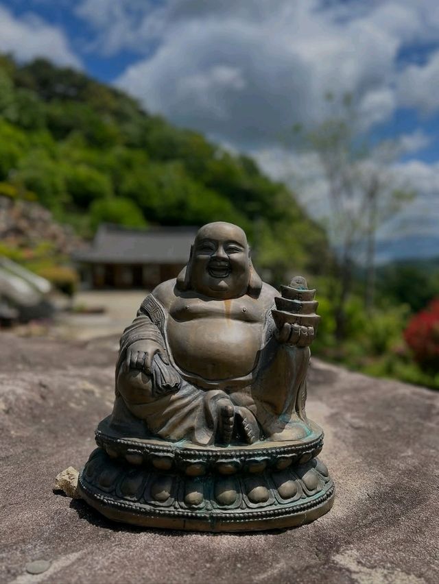 Lotus Peaks & Laid-back Trails, Yeonhwasan