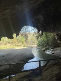 ล่องแพในถ้ำ ถ้ำน้ำลอด !!