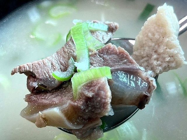 [🇰🇷 大邱近郊] 注文から提供までスピーディー！地元で評判の「元祖ヒョンブンパクソソンおばあちゃんの家 コムタン」