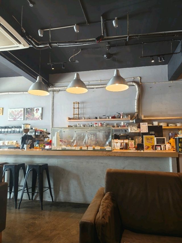 Chill Like a Local at Coffeeholic Desaru