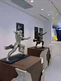 入場無料！北斗の拳のトキ、シュウの彫刻アートが間近で楽しめる展示🫣💓【東京・表参道】