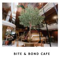 🌿 คาเฟ่สวยโทนทรอปิคัลย่านเสาชิงช้า: Bite & Bond