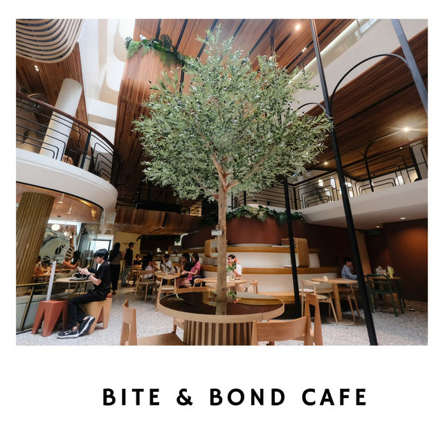 🌿 คาเฟ่สวยโทนทรอปิคัลย่านเสาชิงช้า: Bite & Bond