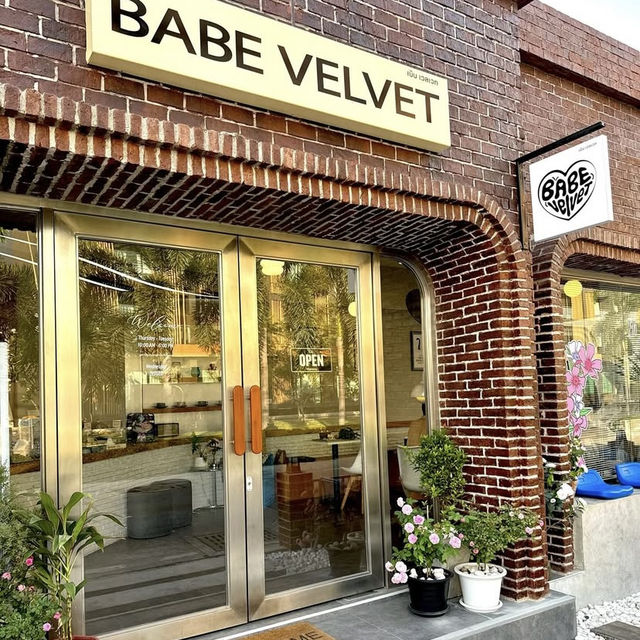 Hi Babe Café