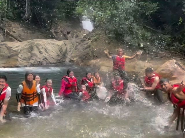 Our Tasik Kenyir Escape: Water, Laughter, & Family Love!
