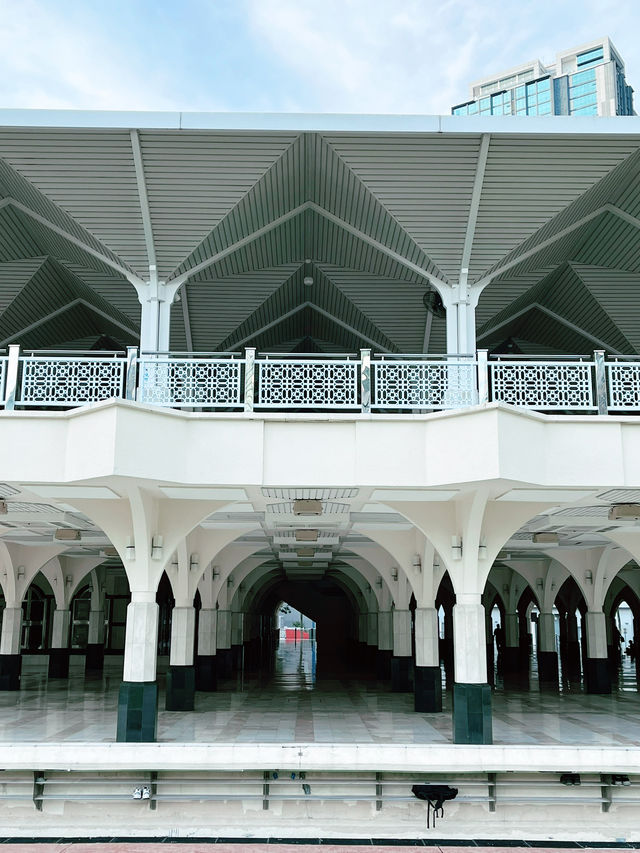 Asy-Syakirin Mosque: Serenity Beside the Twin Towers at KLCC Park
