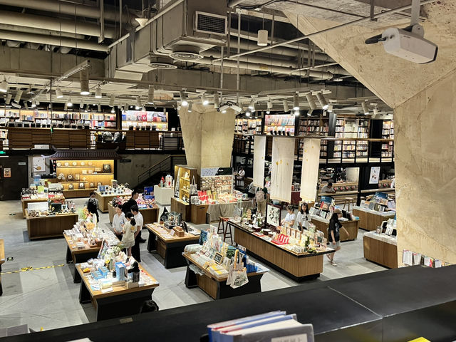 📚【方所 Fangsuo】A Hidden Gem Bookstore in Chengdu You Must Visit!✨