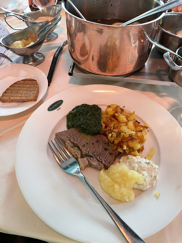 🚋 헝가리에서 전차 타고 비엔나로 – 도착하자마자 찾은 우리의 첫 맛집은?